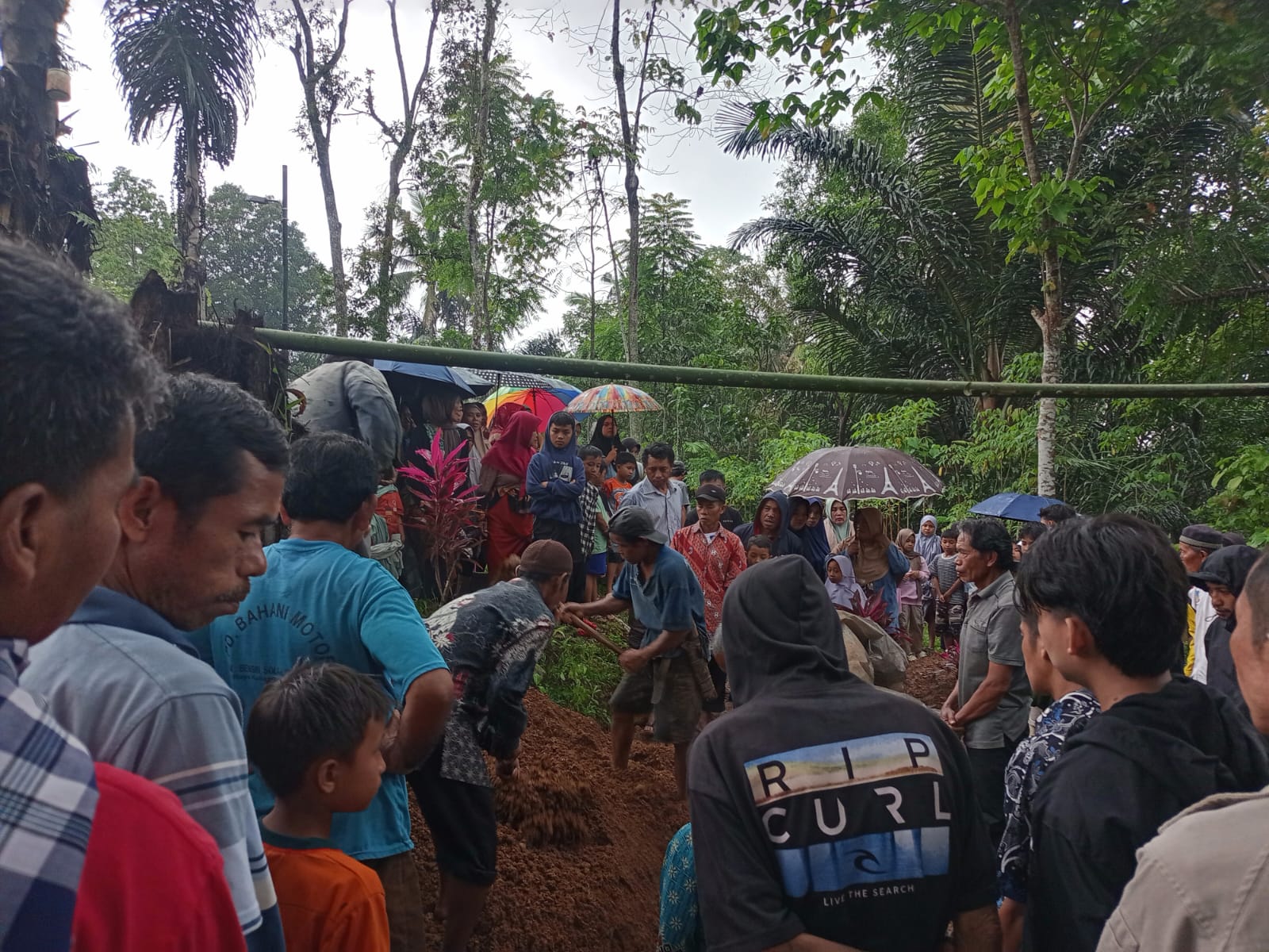 Wakaf Peralatan Jenazah & Gali Kubur